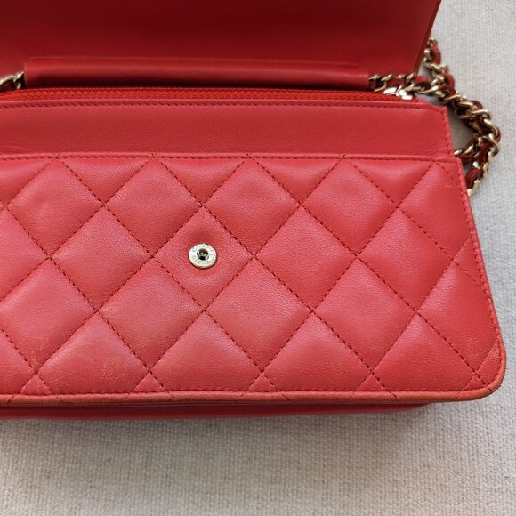 Chanel Classic Wallet on Chain in Pink - Picture 8 of 15